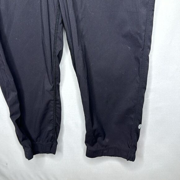 Lululemon Black Dance Studio Cropped Joggers. Size 4. - Picture 4 of 10